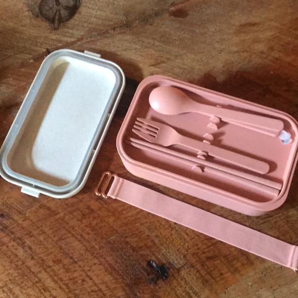 Cute stackable Tupperware set - Picture 5 of 8